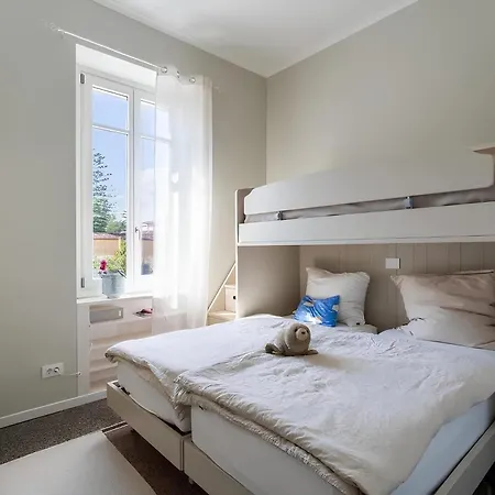 Modern Fontana In Holiday home Sanremo