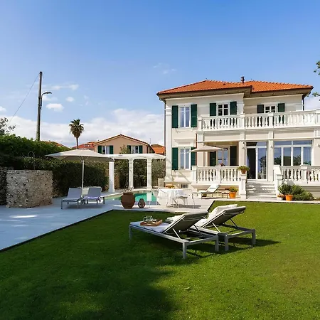 Modern Fontana In Holiday home *