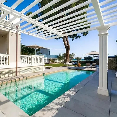 Modern Fontana In Holiday home